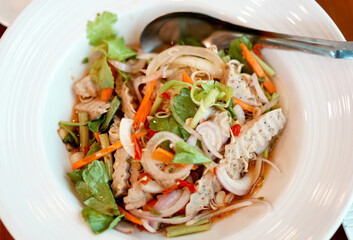 Spicy Vietnamese Sausage Salad - Yum Moo Yor