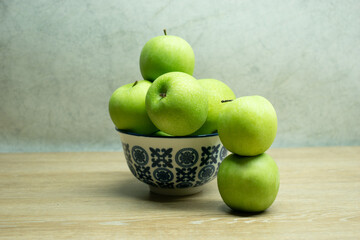 apple, fruit, food, green, healthy, isolated, fresh, apples, diet, white, health, freshness, juicy, nature, ripe, object, nutrition, eating, eat, natural, vegetarian, red, organic, vitamin, color