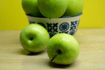 apple, fruit, food, green, healthy, isolated, fresh, apples, diet, white, health, freshness, juicy, nature, ripe, object, nutrition, eating, eat, natural, vegetarian, red, organic, vitamin, color