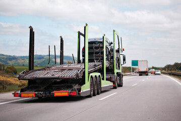Car Vehicle Hauling Dealer Carrier Truck Trailer Worldwide Transporter