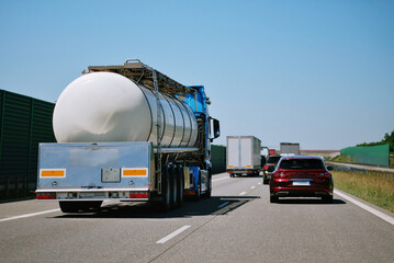 UN IMO Hazardous Dangerous Flammable Marine Pollutants Goods Truck Transportation