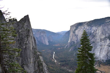 Scenic views of Yosemite Valley as seen from the mountainside on Four Mile Trail