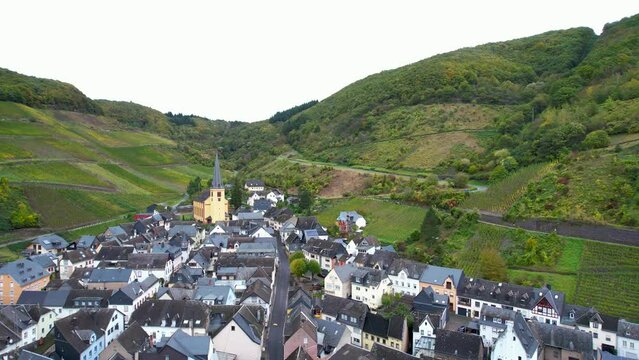 Scenic Senheim village in the middle of Moselle river valley in Germany.
