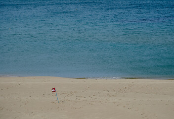 初夏の陽射しを浴びる琴引浜