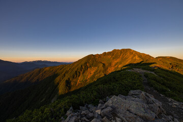 朝焼けの仙丈ケ岳
