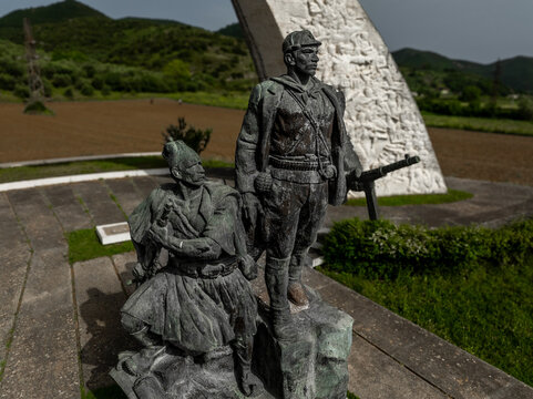 Arch of Drashovice - socialist monument to Albanian Partisans / Freedom Fighters - Close Up on Uprising Leaders