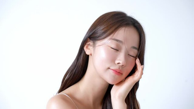 若いアジア女性の美容イメージの動画