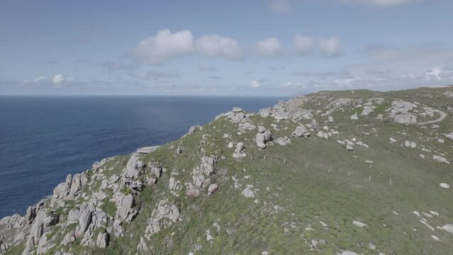 Plano de dron en Cabo Prior, Ferrol. Grabado con un DJI AIR 2S con el perfil de imagen logaritmico.