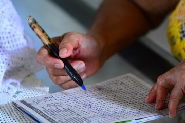 palavras cruzadas tem sido um passatempo para muitas pessoas. de longo tempo a palavra cruzada é a...