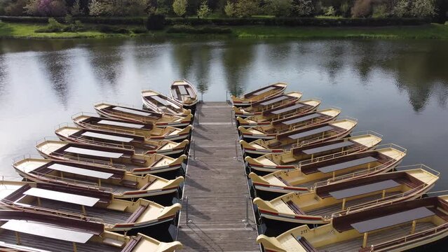 Gondolieren am See