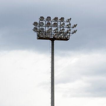 Torre de alumbrado pista deportiva Castell&oacute;n