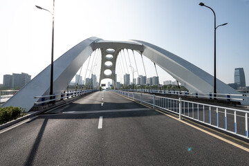 driving on suspension bridge