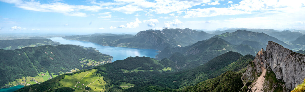 Salzkammergut, &Ouml;sterreich: Panorama um den malerischen Attersee