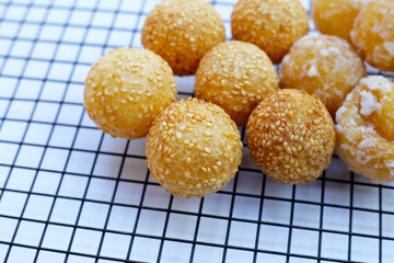 Thai snack, Fried mung bean stuffed balls