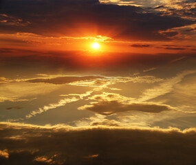 Sunset in the sky, beautiful natural scenery, skyscape idyllic scene