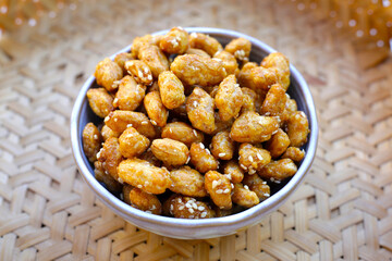 Caramelised peanuts with sesame, Candied peanuts