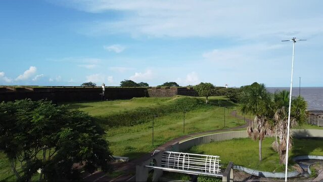Vista a&eacute;rea da Fortaleza de S&atilde;o Jos&eacute; de Macap&aacute;,  Parque do Forte e Centro comercial