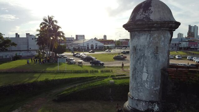 Vista a&eacute;rea do Mercado Central de Macap&aacute;, Baluarte da Fortaleza de S&atilde;o Jos&eacute; e do Centro Hist&oacute;rico de Macap&aacute;  