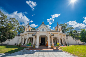 Obraz premium Wat Sa Prasan Suk or Wat Ban Na Muang, is a famous temple at Ubon Ratchathani, Thailand