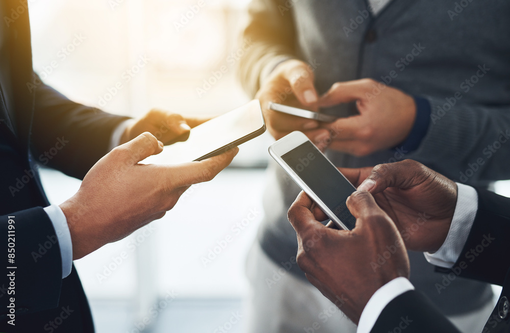 Aufkleber business people, hands and chatting with phone for communication, social media or data sync at offic