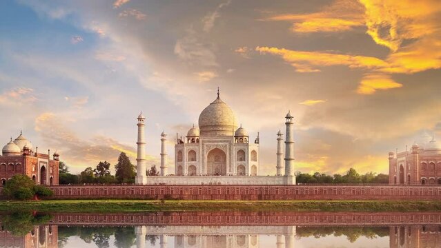 Time lapse of Taj Mahal, an ivory-white marble mausoleum on the south bank of the Yamuna river in Agra, Uttar Pradesh, India.
