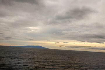 朝日, 朝焼け, Sunrise,.片瀬白田, KATASE SHIRATA,.伊豆急行線, IZU KYUKO Line, IZU-Q,.東伊豆, East IZU,.ヒリゾ浜スキンダイビングツアー, HIRIZO Beach Skindiving Tour,.202210.Canon EOS M6 Mark II.Canon EF-M11-22mm F4-5.6 IS STM