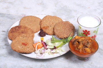 Winter Spe. Gujarati Famous Dish Chapdi Undhiyu | Chapdi is a deep fried Bhakhri | Undhiyu is a Mix veg. Subji with Greavy | Salad | Chaas | Gujarati People Call is Chapdi tavo | Tawo | Undhyu Chapdi 