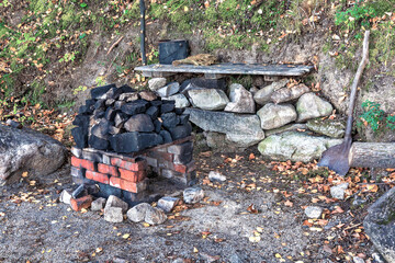 The hiking bathhouse was constructed using stones and bricks, on the slope of a steep bank.