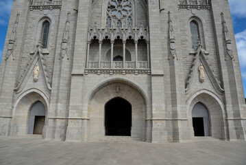Obraz premium Tibidabo- Roman Catholic church and minor basilica on a hill overlooking Barcelona