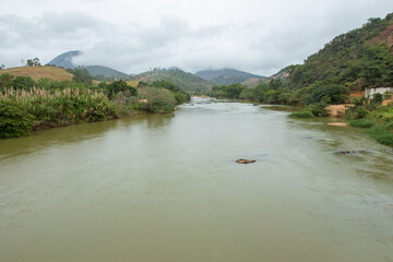 Rio Manhuac&oacute;, Paisagens da regi&atilde;o de Tabauna no municipio de Aimor&eacute;s, Minas Gerais, Brasil - 29 maio 2024.