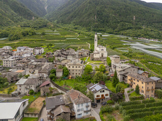 Vista aerea con Drone del borgo di Sernio in Valtellina