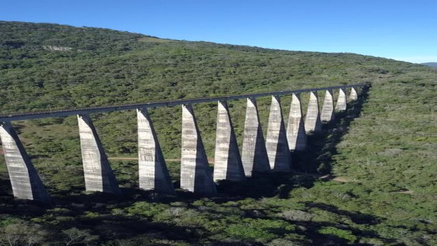 O grande Viaduto 13, V13 ou Viaduto do Exercito como tambem &eacute; conhecido, em Vespasiano Corr&ecirc;a, Rio Grande do Sul, Brasil. O mais alto das am&eacute;ricas. 