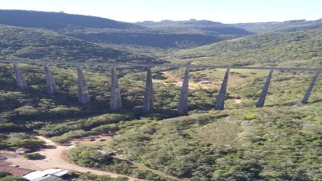 O grande Viaduto 13, V13 ou Viaduto do Exercito como tambem &eacute; conhecido, em Vespasiano Corr&ecirc;a, Rio Grande do Sul, Brasil. O mais alto das am&eacute;ricas. 