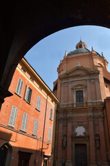 The Sanctuary of Santa Maria della Vita is a masterpiece of Baroque archietecture in the heart of Bologna amid the alleyways and colorful arcades of the center.