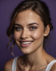 Naklejka premium purple background studio portrait of smiling caucasian pretty woman model with clear smooth skin