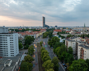 Sky tower wiezowiec we Wroclawiu na ul. Powstancow Slaskich