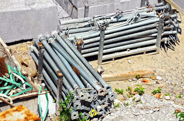 Scaffolding construction equipment