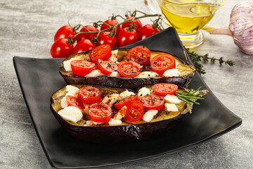 Baked eggplant with cheese and tomato