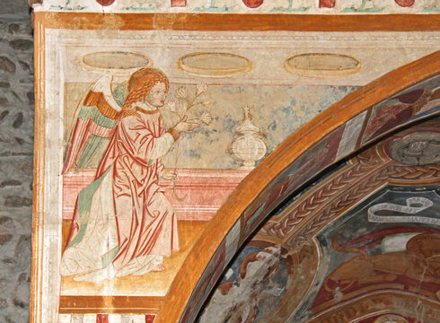 Angelo dell'Annunciazione; affresco nella chiesa di Santo Stefano a Bizzozzero (Varese)