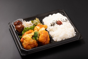 エビチリ弁当