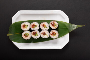 ［宮城県］マンボ巻（筋子とキュウリの巻寿司）