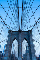 Fototapeta premium architecture of historic bridge in brooklyn. new york bridge connecting Manhattan and Brooklyn. brooklyn bridge of new york city. american architecture landmark. Stunning architecture
