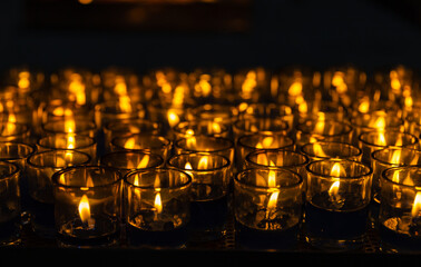 Light a candle to pray