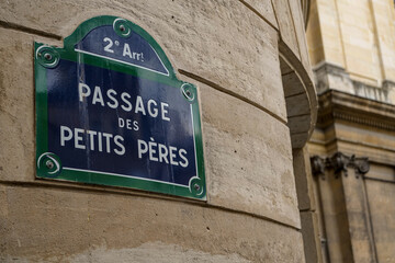 Obraz premium typical street name sign from Paris , Passage Des Petits Pères 