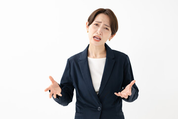 意見を訴える女性