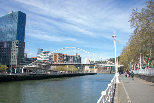 Zubi Zuri footbridge at Bilbao