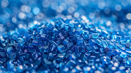 Plastik Granulat in blau, Ein Haufen mit Kunststoffgranulat, PA6, ASA, PP, Glasfaser, hell blaues Kunststoffgranulat zur Produktvorstellung, Kunststofftechnik, Spritzgusstechnik, 3D Druck