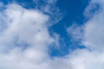 青空に浮かぶ雲