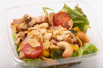 豆とカボチャのナッツサラダ