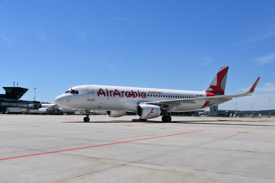 Lot inauguracyjny, Samolot Airbus A320, Linie Lotnicze AirArabia, lotnisko Krak&oacute;w Balice, Polska, Europa, 